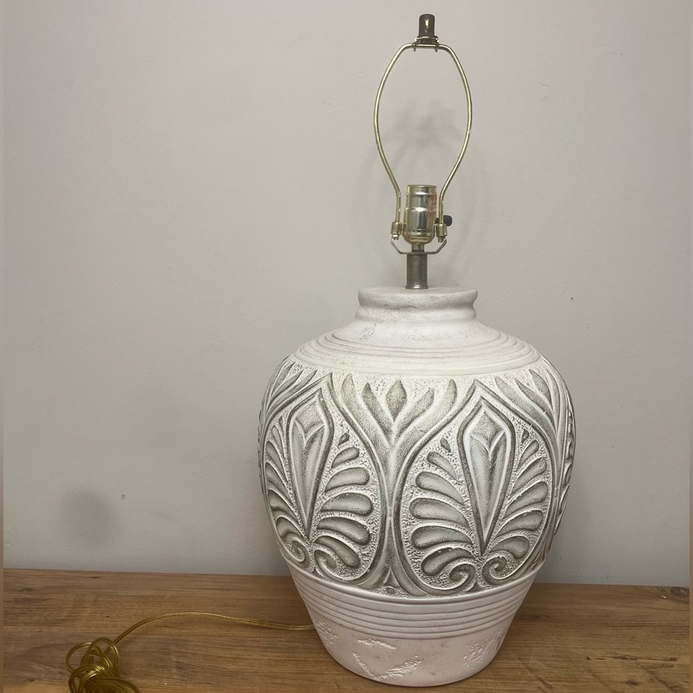 Ceramic table lamp